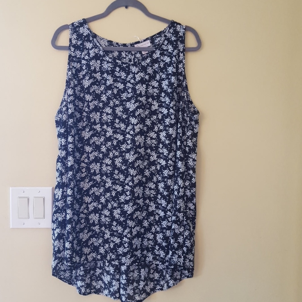 Dress Barn Women's sleeveless blouse